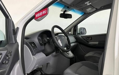 Hyundai H-1 II рестайлинг, 2021 год, 3 200 000 рублей, 8 фотография