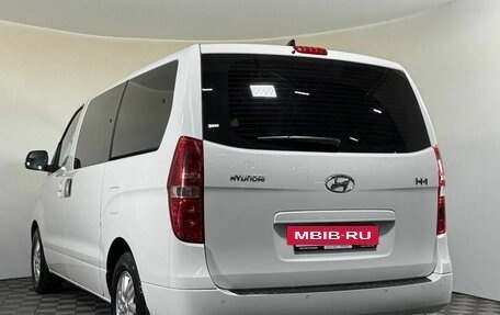 Hyundai H-1 II рестайлинг, 2021 год, 3 200 000 рублей, 6 фотография