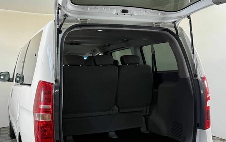 Hyundai H-1 II рестайлинг, 2021 год, 3 200 000 рублей, 16 фотография