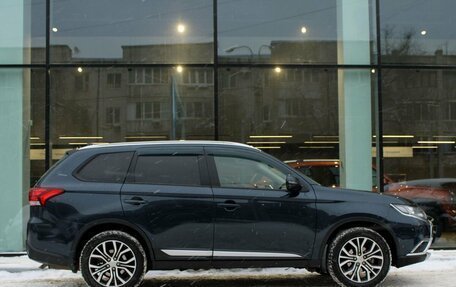 Mitsubishi Outlander III рестайлинг 3, 2018 год, 2 160 000 рублей, 4 фотография