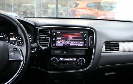 Mitsubishi Outlander III рестайлинг 3, 2018 год, 2 160 000 рублей, 12 фотография