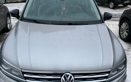 Volkswagen Tiguan II, 2020 год, 2 500 000 рублей, 2 фотография