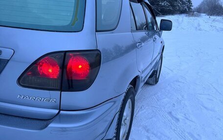 Toyota Harrier, 2001 год, 870 000 рублей, 9 фотография
