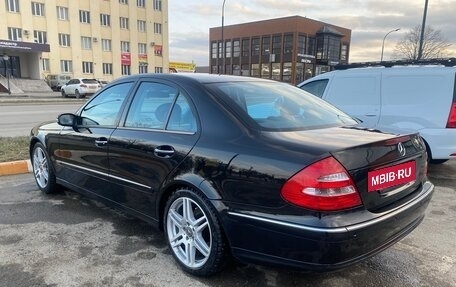 Mercedes-Benz E-Класс, 2004 год, 1 050 000 рублей, 4 фотография