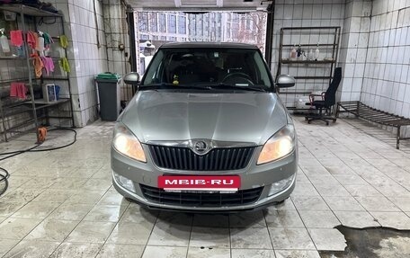 Skoda Fabia II, 2013 год, 770 000 рублей, 2 фотография