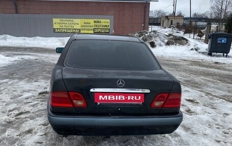Mercedes-Benz E-Класс, 1997 год, 210 000 рублей, 2 фотография