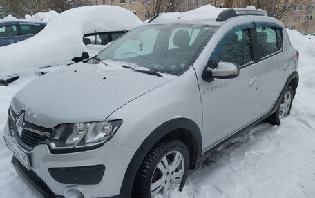 Renault Sandero II рестайлинг, 2017 год, 1 150 000 рублей, 2 фотография