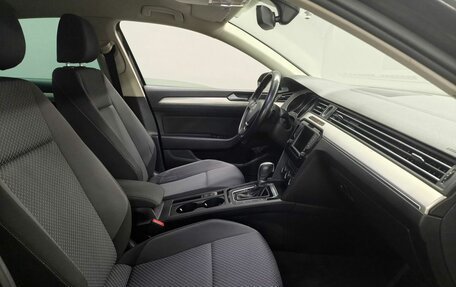 Volkswagen Passat B8 рестайлинг, 2017 год, 1 971 000 рублей, 9 фотография