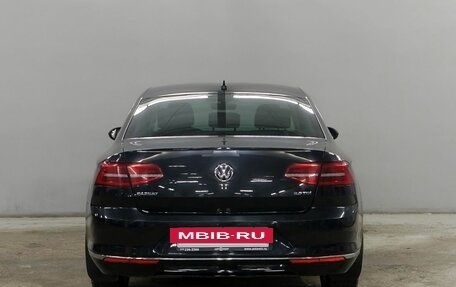 Volkswagen Passat B8 рестайлинг, 2017 год, 1 971 000 рублей, 6 фотография