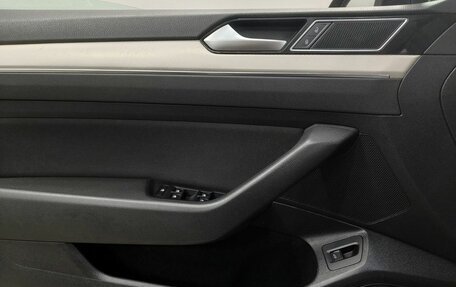 Volkswagen Passat B8 рестайлинг, 2017 год, 1 971 000 рублей, 15 фотография