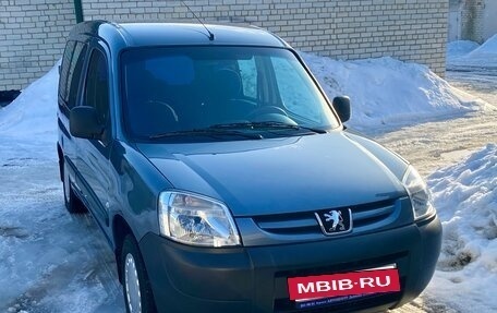 Peugeot Partner II рестайлинг 2, 2011 год, 725 000 рублей, 3 фотография