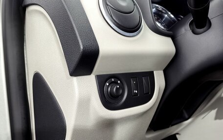 Renault Logan II, 2015 год, 820 000 рублей, 18 фотография