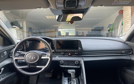 Hyundai Elantra, 2022 год, 2 550 000 рублей, 5 фотография