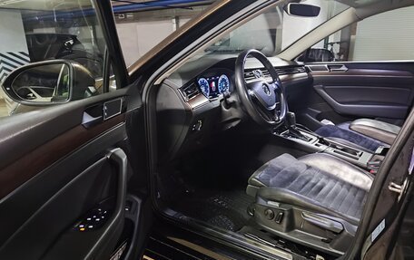 Volkswagen Passat B8 рестайлинг, 2015 год, 1 900 000 рублей, 12 фотография