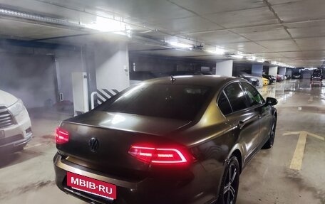 Volkswagen Passat B8 рестайлинг, 2015 год, 1 900 000 рублей, 7 фотография