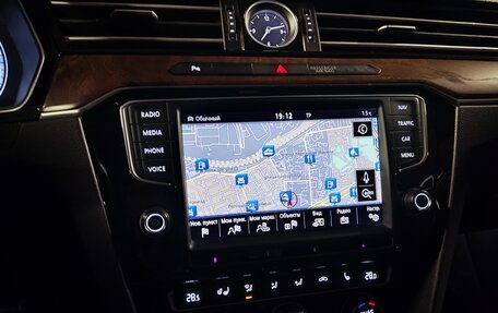 Volkswagen Passat B8 рестайлинг, 2015 год, 1 900 000 рублей, 21 фотография