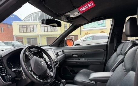 Mitsubishi Outlander III рестайлинг 3, 2021 год, 2 900 000 рублей, 6 фотография