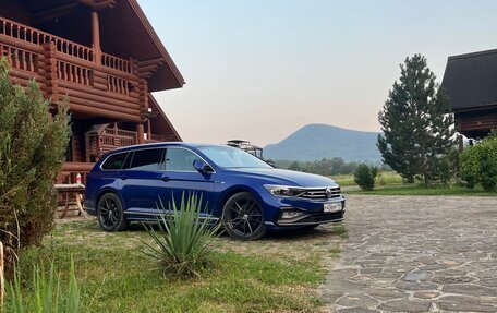 Volkswagen Passat B8 рестайлинг, 2019 год, 3 650 000 рублей, 39 фотография