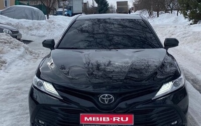 Toyota Camry, 2018 год, 2 600 000 рублей, 1 фотография