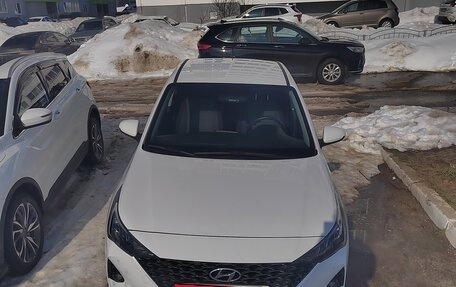 Hyundai Solaris II рестайлинг, 2021 год, 2 200 000 рублей, 1 фотография