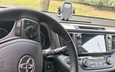 Toyota RAV4, 2018 год, 3 400 000 рублей, 8 фотография