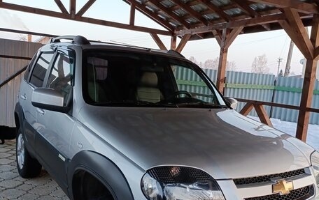 Chevrolet Niva I рестайлинг, 2012 год, 675 000 рублей, 3 фотография