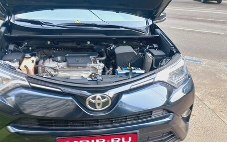 Toyota RAV4, 2018 год, 3 400 000 рублей, 9 фотография