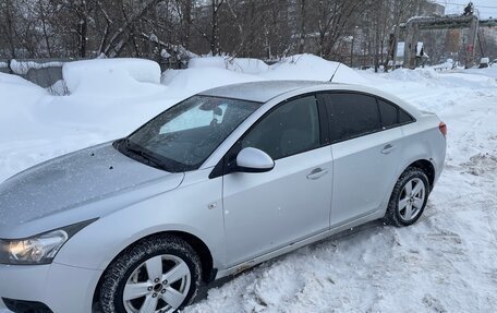 Chevrolet Cruze II, 2011 год, 550 000 рублей, 3 фотография