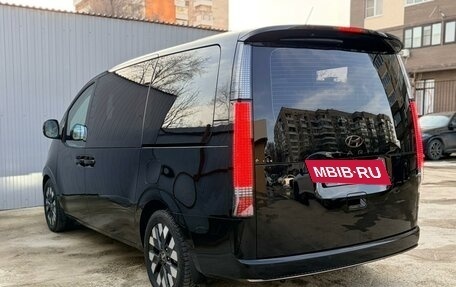 Hyundai Staria, 2022 год, 4 270 000 рублей, 4 фотография