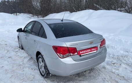 Chevrolet Cruze II, 2011 год, 550 000 рублей, 4 фотография