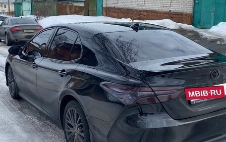 Toyota Camry, 2018 год, 2 600 000 рублей, 2 фотография