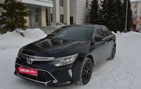 Toyota Camry, 2017 год, 2 550 000 рублей, 2 фотография