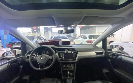 Volkswagen Touran III, 2019 год, 1 790 000 рублей, 4 фотография