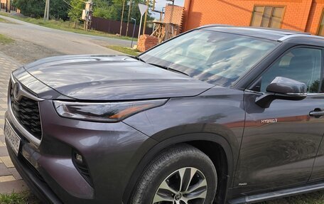 Toyota Highlander, 2021 год, 4 300 000 рублей, 5 фотография