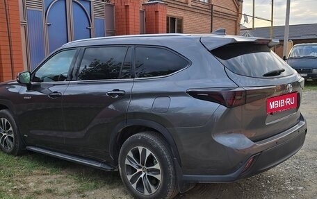 Toyota Highlander, 2021 год, 4 300 000 рублей, 8 фотография