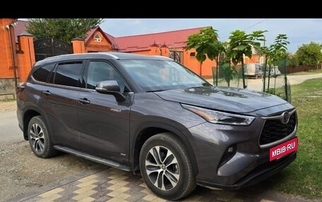 Toyota Highlander, 2021 год, 4 300 000 рублей, 2 фотография