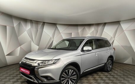 Mitsubishi Outlander III рестайлинг 3, 2019 год, 2 493 000 рублей, 1 фотография
