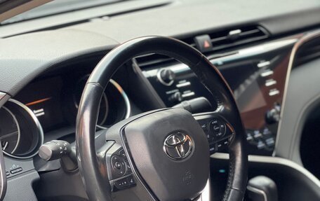 Toyota Camry, 2019 год, 2 950 000 рублей, 11 фотография