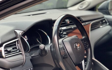 Toyota Camry, 2019 год, 2 950 000 рублей, 12 фотография