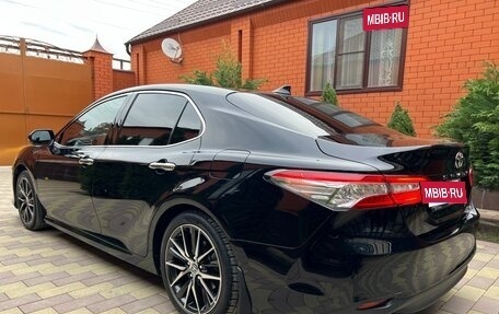 Toyota Camry, 2019 год, 2 950 000 рублей, 8 фотография