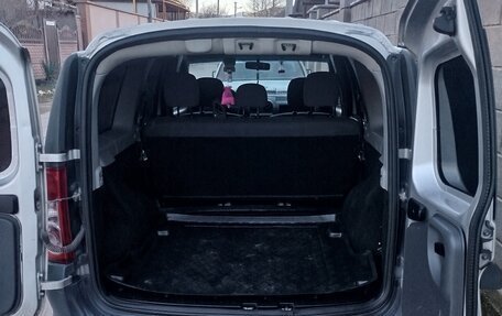 Renault Logan I, 2010 год, 570 000 рублей, 8 фотография