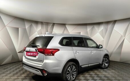Mitsubishi Outlander III рестайлинг 3, 2019 год, 2 493 000 рублей, 2 фотография