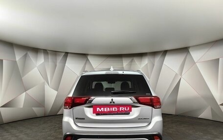 Mitsubishi Outlander III рестайлинг 3, 2019 год, 2 493 000 рублей, 8 фотография