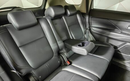 Mitsubishi Outlander III рестайлинг 3, 2019 год, 2 493 000 рублей, 17 фотография