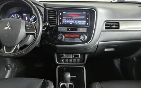 Mitsubishi Outlander III рестайлинг 3, 2019 год, 2 493 000 рублей, 15 фотография