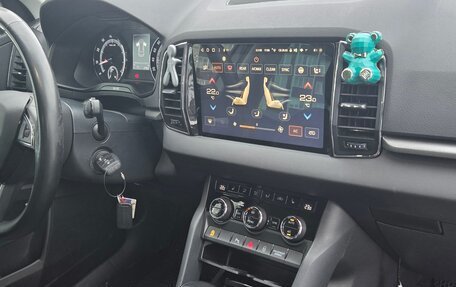 Skoda Karoq I, 2020 год, 2 400 000 рублей, 23 фотография