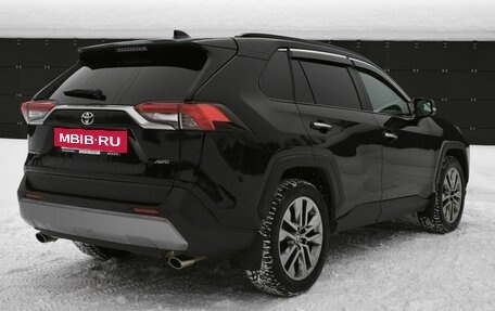 Toyota RAV4, 2020 год, 3 430 000 рублей, 6 фотография