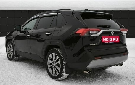 Toyota RAV4, 2020 год, 3 430 000 рублей, 9 фотография