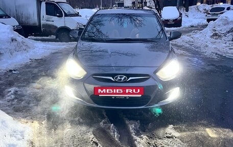 Hyundai Solaris II рестайлинг, 2011 год, 945 000 рублей, 2 фотография