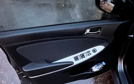 Hyundai Solaris II рестайлинг, 2011 год, 945 000 рублей, 11 фотография